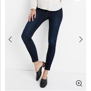 Madewell Maternity Side-Panel Jeans in Larkspur